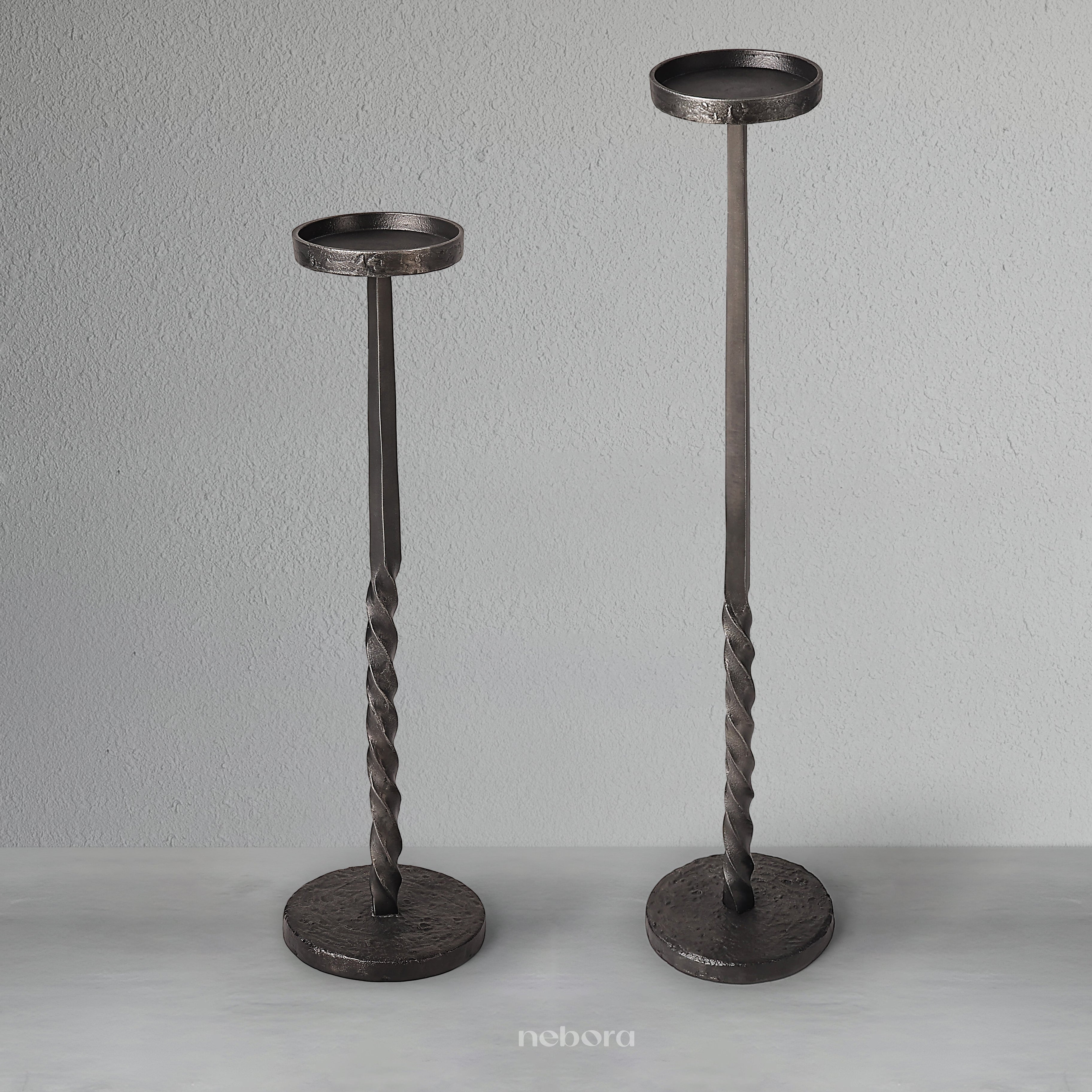 Obsidian Spire Candle Holder Set/2