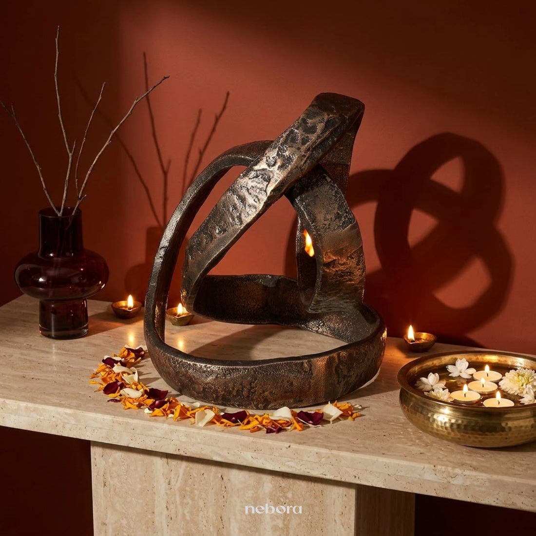 Glimmer Knot Sculpture | Objects - Nebora